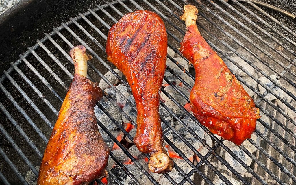 How to cook smoked turkey legs in the oven?